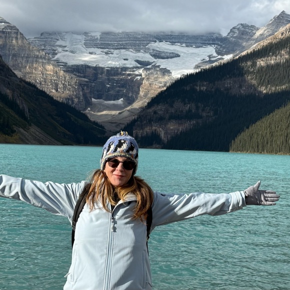 Meet your Posher, Kitty - Picture 1 of 12